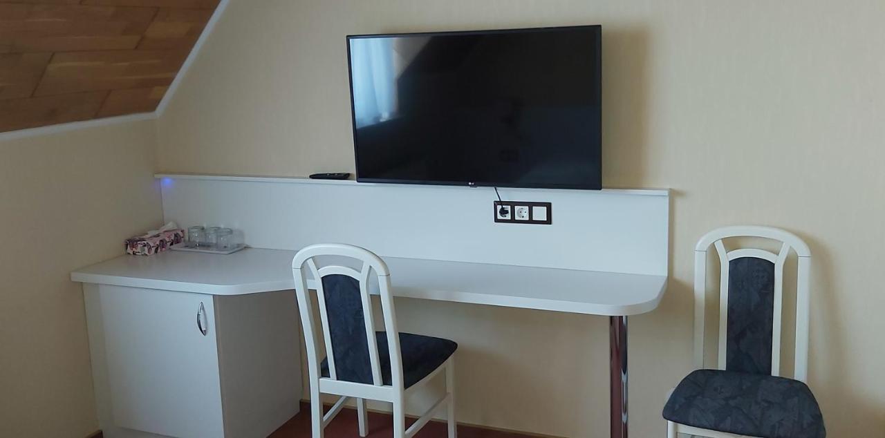 Holp Panzio Hotell Balatonföldvár Exteriör bild
