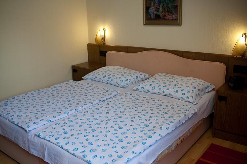 Holp Panzio Hotell Balatonföldvár Exteriör bild