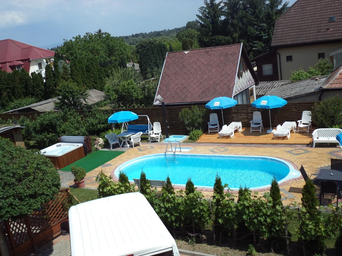Holp Panzio Hotell Balatonföldvár Exteriör bild